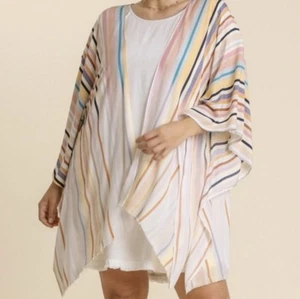 Umgee Übergröße Boho mehrfarbig gestreift roher Saum Kimono 1X-2X Neu mit Etikett - Bild 1 von 4