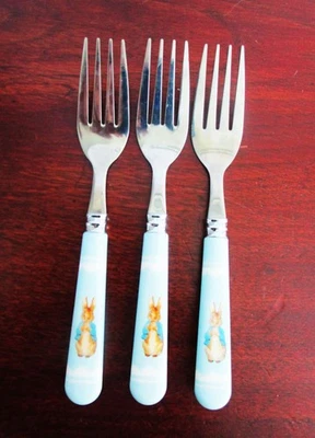 3 tenedores Pottery Barn Kids Peter Rabbit de Beatrix Potter utensilios azules Foto 1 de 4