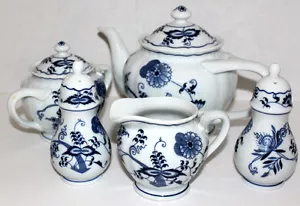 SET DA TÈ PORCELLANA DANUBIO BLU VINTAGE LOTTO DI 7 MAI USATI LOGO GIAPPONE OTTIMO - Foto 1 di 6