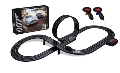 Scalextric G1161 James Bond Rennbahn 1:64 „No Time To Die“ Set – 4,08 m Strecke - Bild 1 von 4