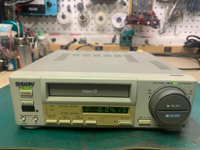 VCR estéreo HiFi Sony EVO-540 8 mm Hi8 completamente restaurado ***90 días de garantía Foto 1 de 4