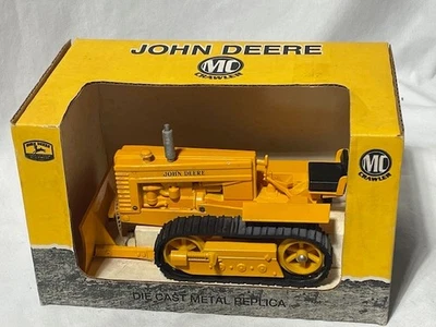SpecCast John Deere MC Crawler w/ Blade, Yellow, 1/16 - Image 1 of 4
