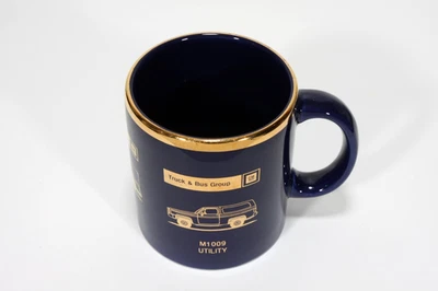 Taza para camión y autobús GM con carrocería cuadrada camiones azul oscuro con adornos dorados Foto 1 de 4