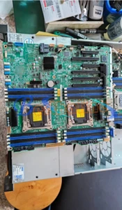 Carte mère serveur 1PC S2600CW2R neuve - Photo 1/3