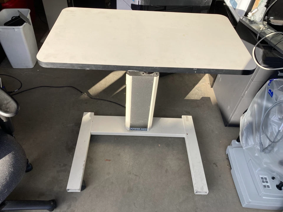 Mesa de equipo POWER MED - usada Foto 1 de 4
