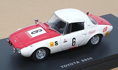 Kyosho 1/43 Scale 03092B - Toyota Sports 800 #6 1967 - White/Red - Image 1 of 4
