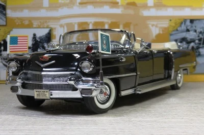 Yatming 1/24 Cadillac 1956 President convertible extended special sedan die-cast - Image 1 of 4