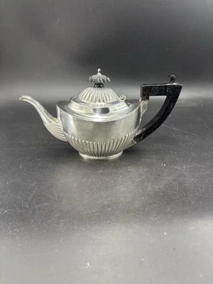 Tetera de plata esterlina tamaño soltero 1904 Foto 1 de 4