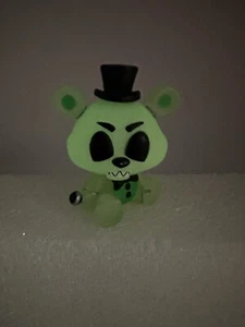 FUNKO FIVE NIGHTS AT FREDDY'S MYSTERY MINIS 2016 GLOW IN THE DARK GOLDEN FREDDY - Picture 1 of 7