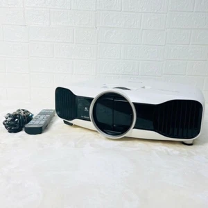 EPSON EH-TW8200 3LCD Full HD Home Theater Projector 2400lm Operation Tested - Picture 1 of 11
