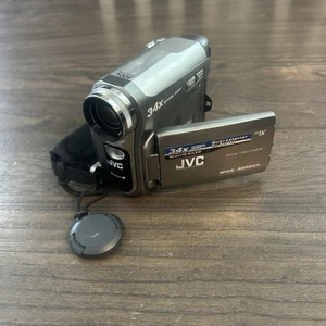 JVC GR-D750U MiniDV Video Camcorder Videorecorder VHS Videoübertragung - ERSATZTEILSPENDER - DEFEKT - Bild 1 von 22