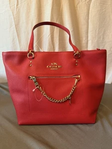 AUTHENTISCH NEU MIT ETIKETT COACH ROT KIESEL LEDER BEUTELTASCHE LOGO KETTE DETAIL - Bild 1 von 14