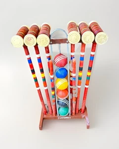 Croquet vintage set completo con supporto, palline, cerchi, pioli, LAWNPLAY anni 70 - Foto 1 di 12