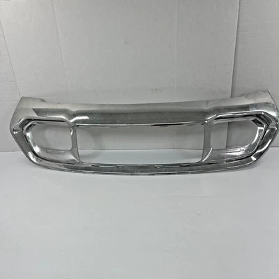 USADO 2016 - 2021 JEEP GRAND CHEROKEE GRADE DIANTEIRA INFERIOR 5YL32TZZAA FABRICANTE DE EQUIPAMENTO ORIGINAL - Imagem 1 de 4