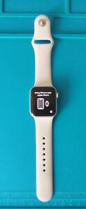 Apple Watch Series 4 GPS + LTE 40 mm étui en aluminium argent et bracelet s/m