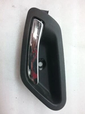 22731745 L/R Left Driver Rear Interior Door Handle Chrome/Black PONTIAC G6 2006  Foto 1 de 4