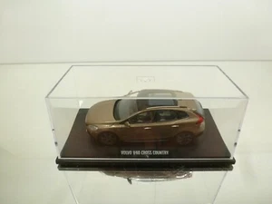 MOTORART 2300259 VOLVO V40 CROSS COUNTRY 2016 - COPPER MET. 1:43 - GOOD IN SC - Imagen 1 de 6