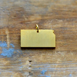 Kansas State Charm - Brushed 24k Gold Plated Stainless Steel Pendant - Minimal - Picture 1 of 3