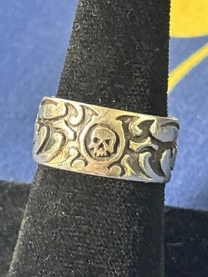 925 Sterling Silver Wide Band Pirate Skull Ring Size 7.5 - Image 1 of 4