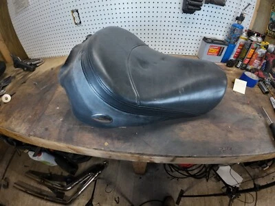 KAWASAKI VULCAN VN 1500 VN1500 CLASSIC 1999 FRONT SEAT - Image 1 of 4