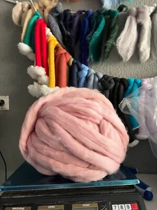 Chunky merino wool yarn for arm knitting, felting, spinning, tapestry 4 lbs - Picture 1 of 9