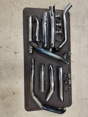 Tubos de escape Harley Davidson, protectores térmicos, turismo Foto 1 de 4