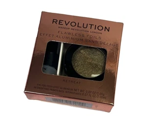 Makeup Revolution Flawless Foils Metallic Eyeshadow & Primer Set Retreat - Picture 1 of 4