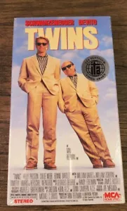 TWINS (VHS 1989) Arnold Schwarzenegger, Danny DeVito, Factory Sealed! Excellent! - Picture 1 of 12