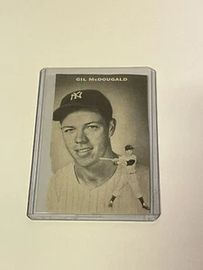 1954 Topps Sports Illustrated Gil McDougald **029881 - Picture 1 of 2