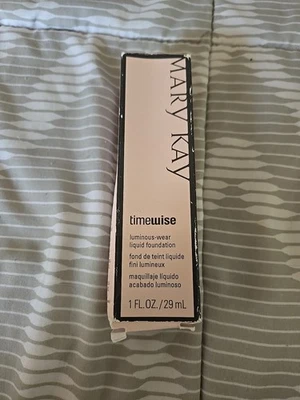 Mary Kay Timewise Matte-Wear Liquid Foundation Beige 3 1 FL OZ 038706 - Image 1 of 2