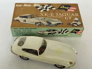 Revell XKE Jaguar (White) 1/32 scale slot car with box - Picture 1 of 8