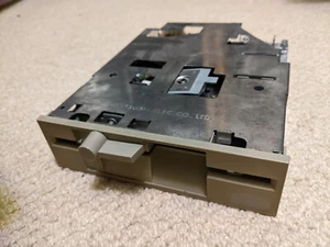 Vintage Mitsumi / Newtronics 360k 5.25" floppy drive (faulty) - Photo 1/6