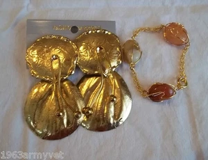 NEW Ladies Gold Tone Dramatic Concho Earrings and Brown Tumbled Stone Bracelet - Picture 1 of 4