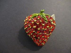 Vintage Strawberry Pin Brooch Red Rhinestone Gold Tone - Picture 1 of 7
