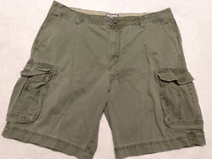 IZOD Shorts Men's Size 40 - Picture 1 of 2