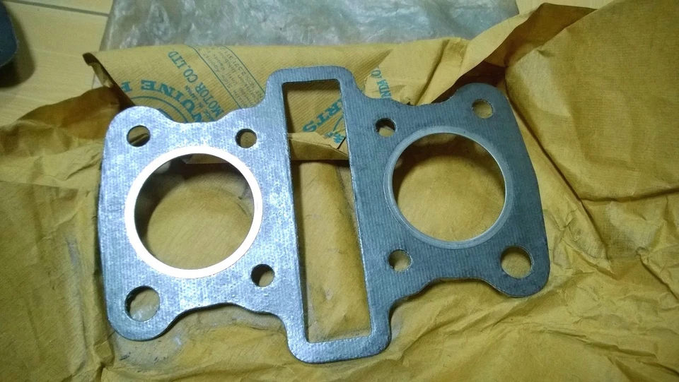Honda CA160 CB160 CL160 Gasket Cylinder Head NOS Genuine Japan P/N 12251-217-000 - Image 1 of 1