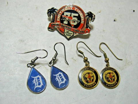 2 Detroit Tigers MLB Baseball Team Pierced Earrings & Tigers Pin Cover