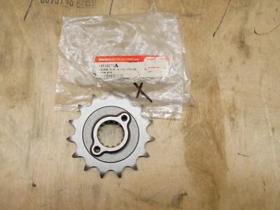 Ducati Front sprocket Z 15 for ST2 / ST4 / Monster S4 / Superbike 996 44910272A - Image 1 of 2