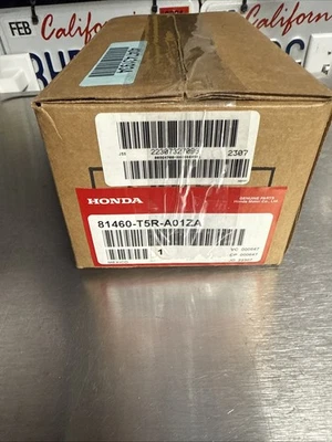 Honda Genuine Parts 81460-T5R-A01ZA Fit & HR-V Seat Belt Adjuster NIB!!! - Image 1 of 4