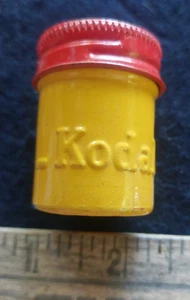 Vintage Kodak Yellow & Red 35mm Metal Camera Film Canister Tin VG+ - Picture 1 of 9