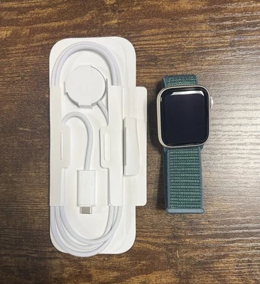 Apple Watch Series SE 2nd Gen (GPS) 40MM Starlight Aluminum Case Lake Green Band - Image 1 of 4