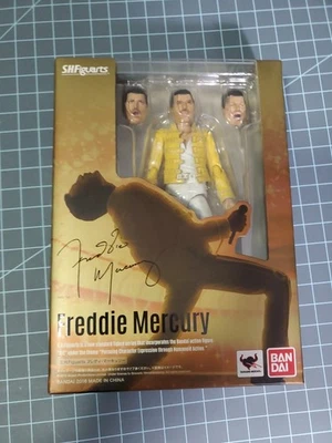 Figura de acción Bandai SH Figuarts Freddie Mercury Queen 2016 Foto 1 de 3