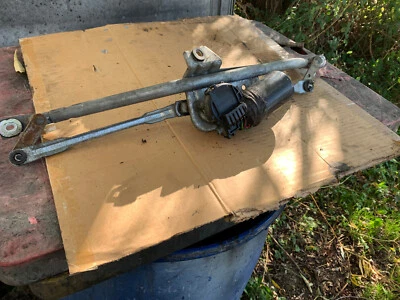 AUDI A 4/S4   moteur essuie glace 8D1955113B / 0390241132/ BOSCH 964863 - Photo 1/4