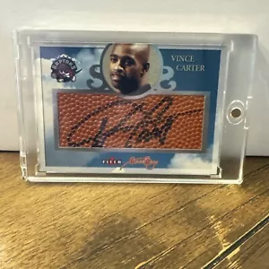 2004-2005 Fleer Sweet Sigs Vince Carter Autographed Basketball panel /150 - Picture 1 of 3