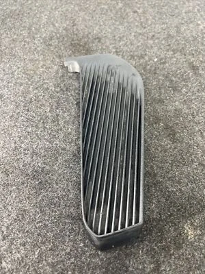 Cubierta de luz antiniebla GM RH para Chevrolet Malibu GM1039230 2016 2017 2018 OEM Foto 1 de 4