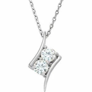Collar de dos piedras Charles & Colvard Moissanite® 18" en oro blanco 14K (4,5 mm) - Imagen 1 de 1