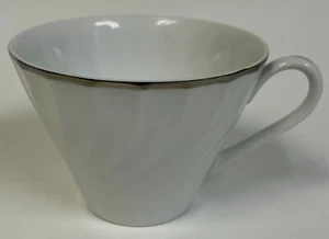 Swirl von Gildhar Ltd Feinporzellan 2 3/4" Silberrand Teetassen - Bild 1 von 15