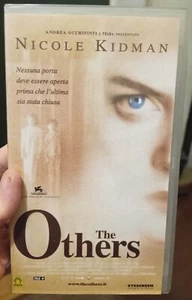 VHS "THE OTHERS" - Foto 1 di 3