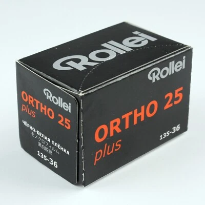 Un rollo de película en blanco y negro Rollei Ortho 25 Plus *CADUCADA* 35 mm 36 Exp Foto 1 de 4
