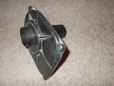 1994 Polaris 400L tampa de entrada para caixa de ar - Imagem 1 de 2